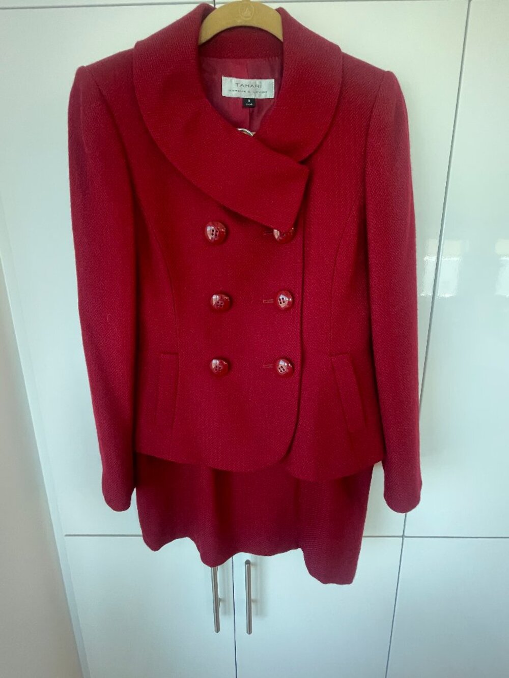 TAHARI ARTHUR S LEVINE Ruby Red Wool Skirt Suit - Size 4